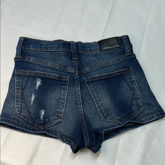 Kendall & Kylie blue stretch denim shorts size 3/26” - Picture 3 of 13